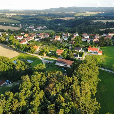 Penzion Na Podlesí ve Zlaté Koruně Zlatá Koruna Exterior foto