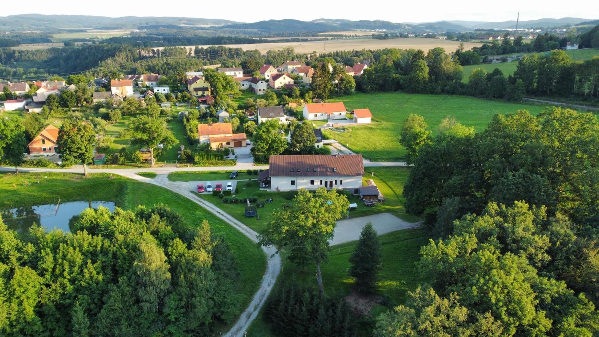 Penzion Na Podlesí ve Zlaté Koruně Zlatá Koruna Exterior foto
