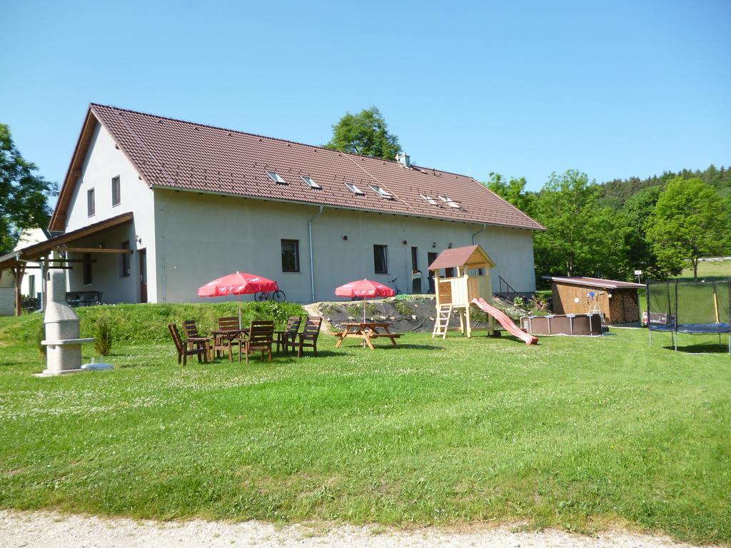 Penzion Na Podlesí ve Zlaté Koruně Zlatá Koruna Exterior foto