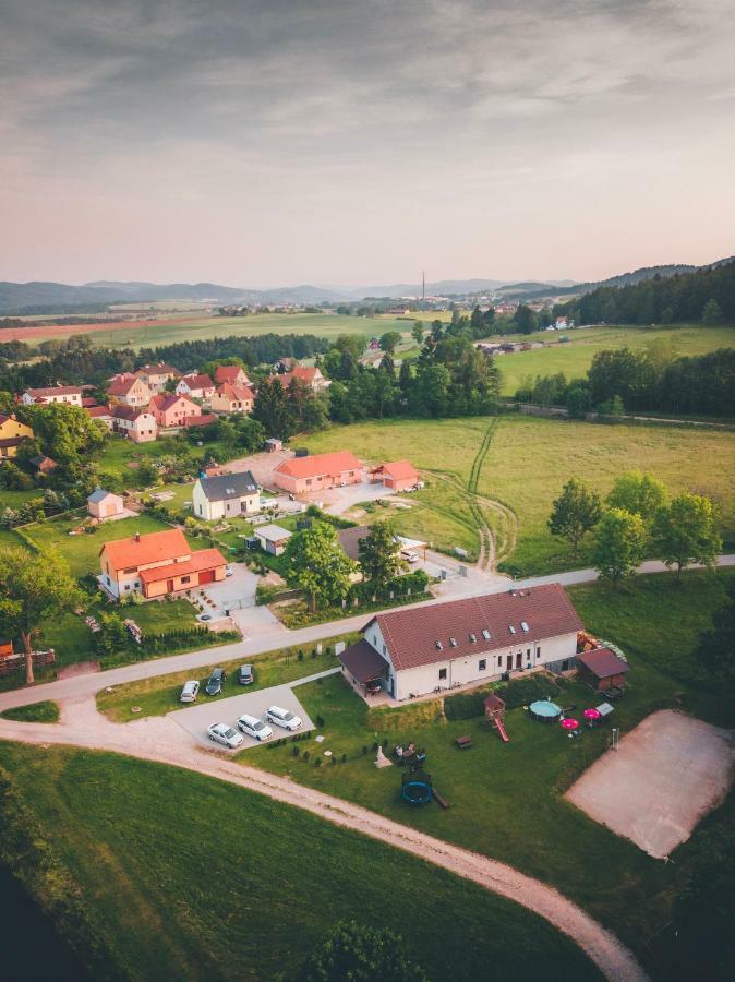 Penzion Na Podlesí ve Zlaté Koruně Zlatá Koruna Exterior foto
