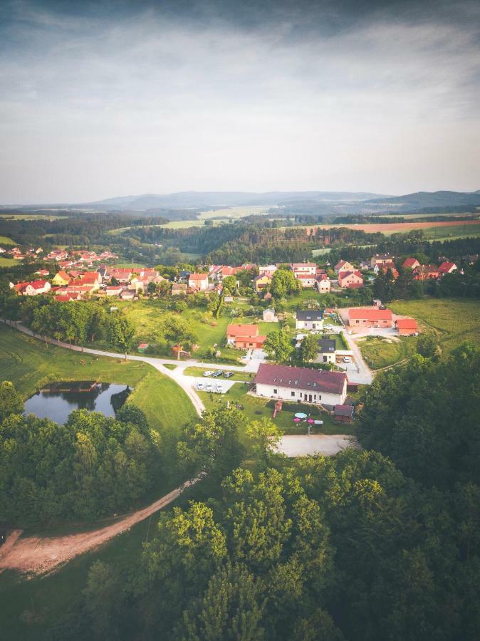Penzion Na Podlesí ve Zlaté Koruně Zlatá Koruna Exterior foto