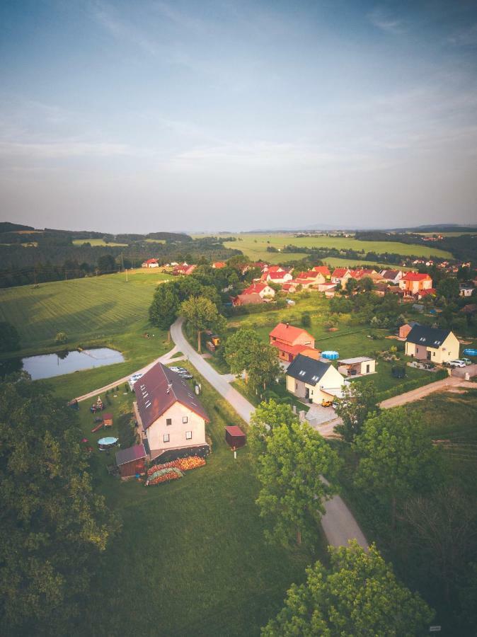 Penzion Na Podlesí ve Zlaté Koruně Zlatá Koruna Exterior foto